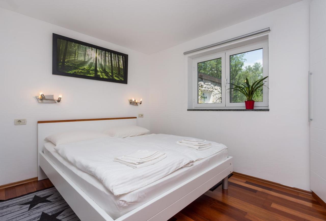 Molnar Resort Apartment Sergej Brzac Buitenkant foto
