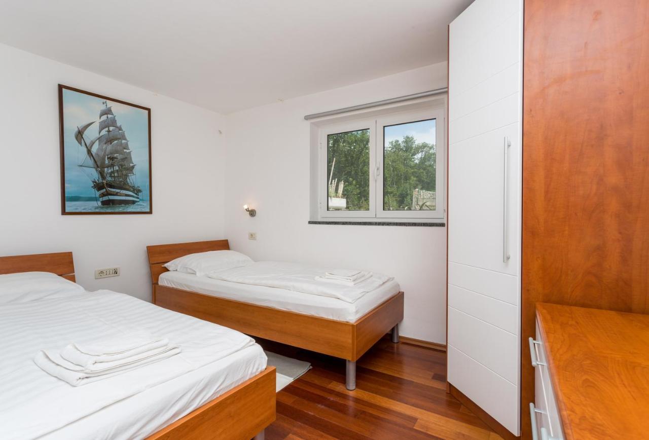 Molnar Resort Apartment Sergej Brzac Buitenkant foto