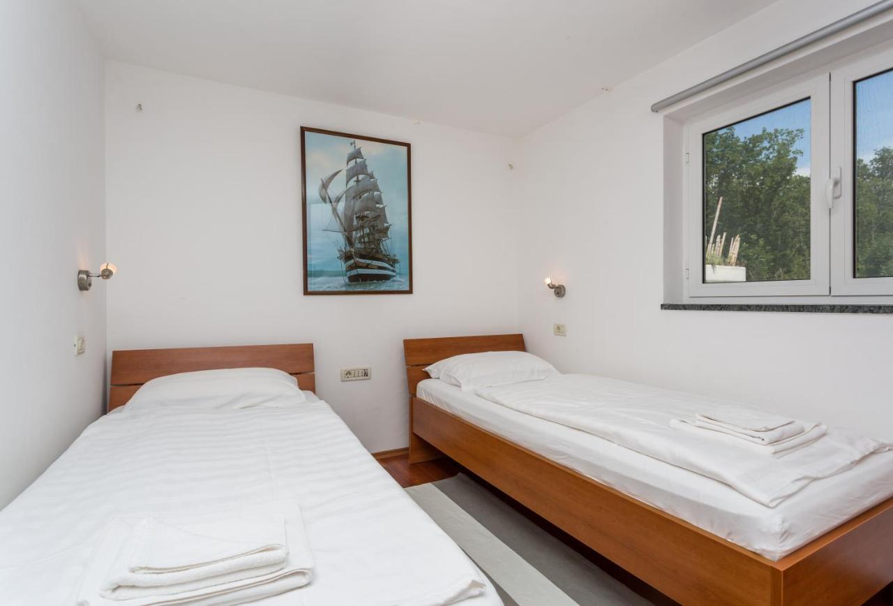 Molnar Resort Apartment Sergej Brzac Buitenkant foto